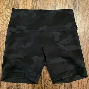 Lululemon, black/grey camo 5” align shorts